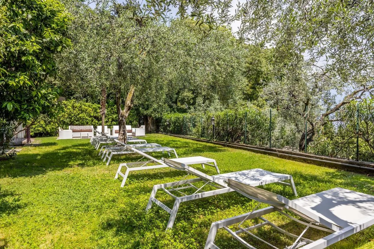 Hotel Meandro - Lake View Gargnano
