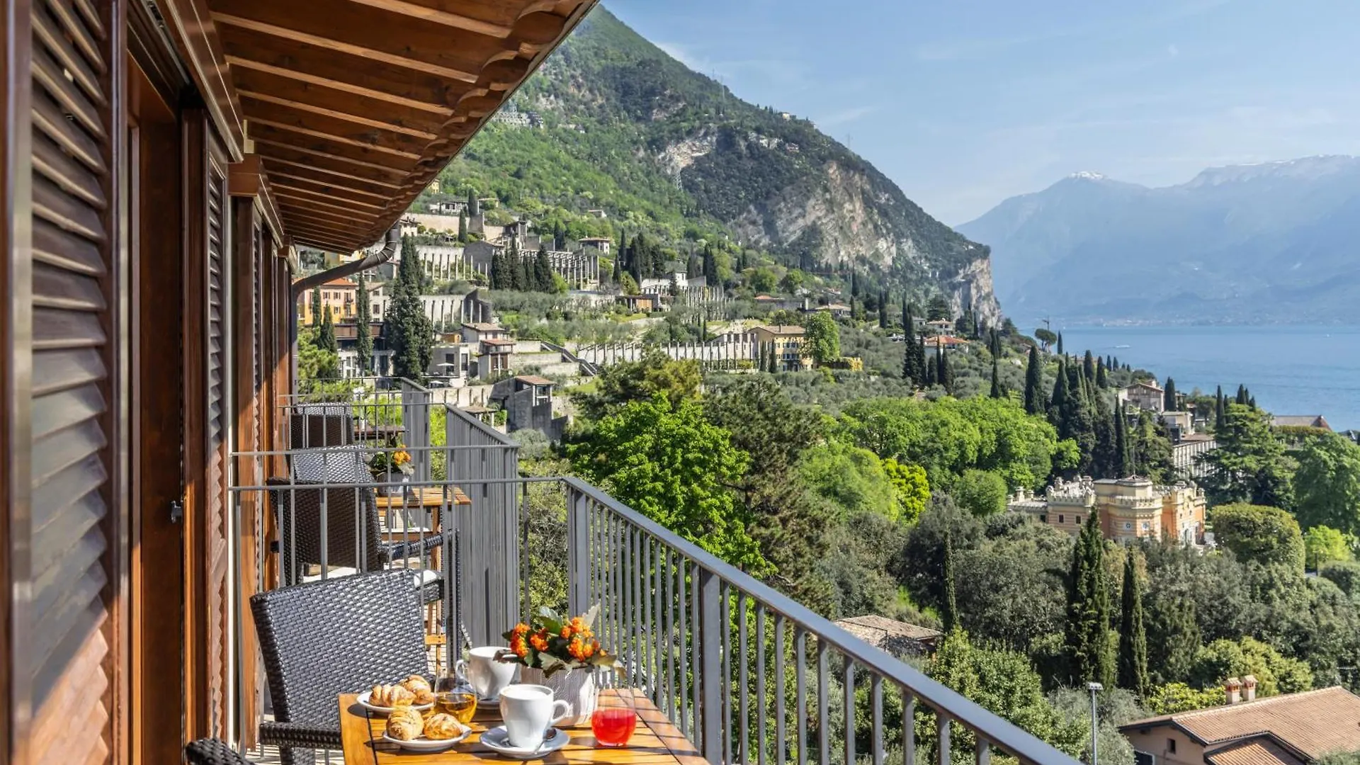 Hotel Meandro - Lake View Gargnano