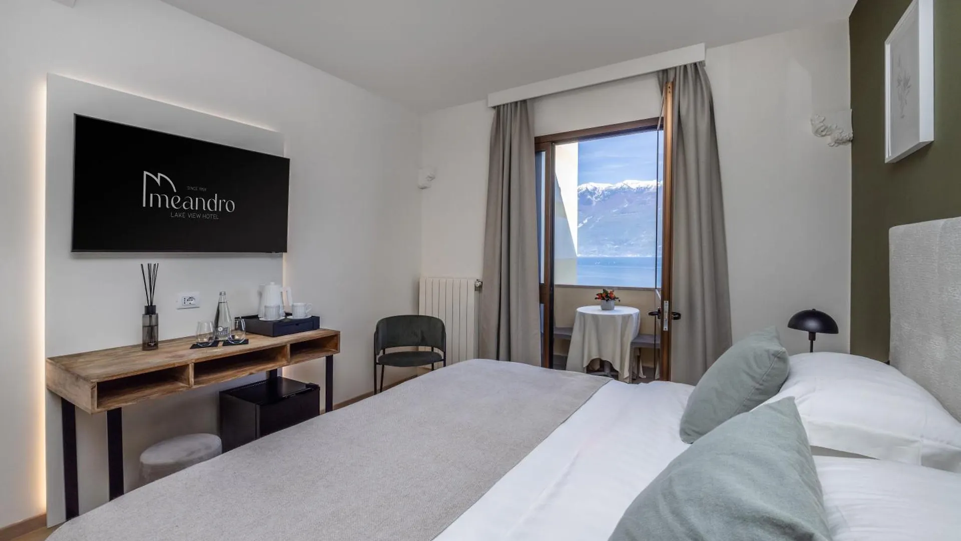 Hotel Meandro - Lake View Gargnano