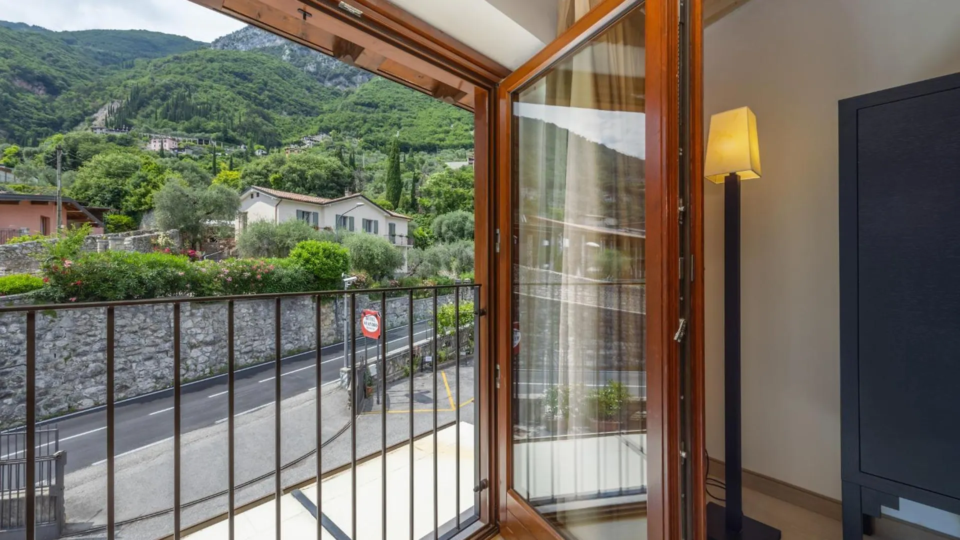 Hotel Meandro - Lake View Gargnano