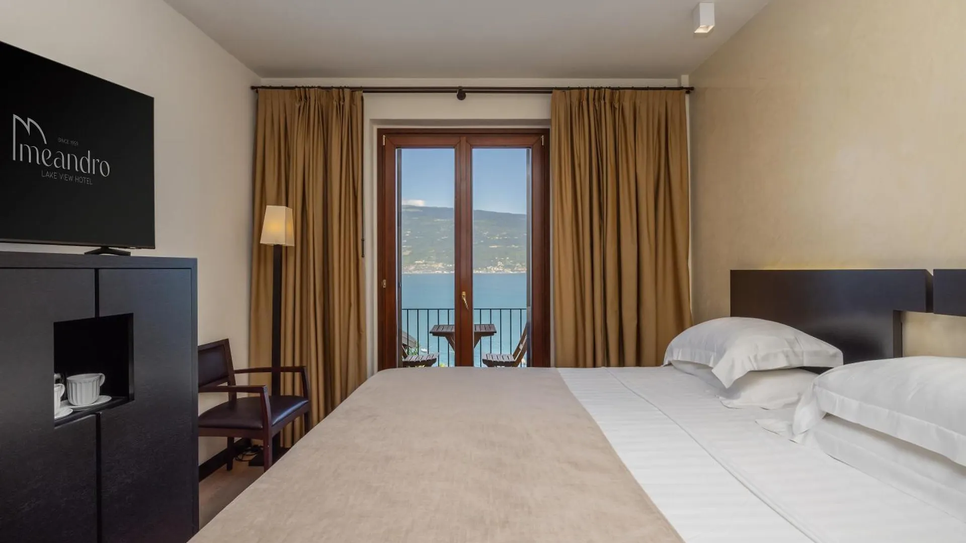 Hotel Meandro - Lake View Gargnano