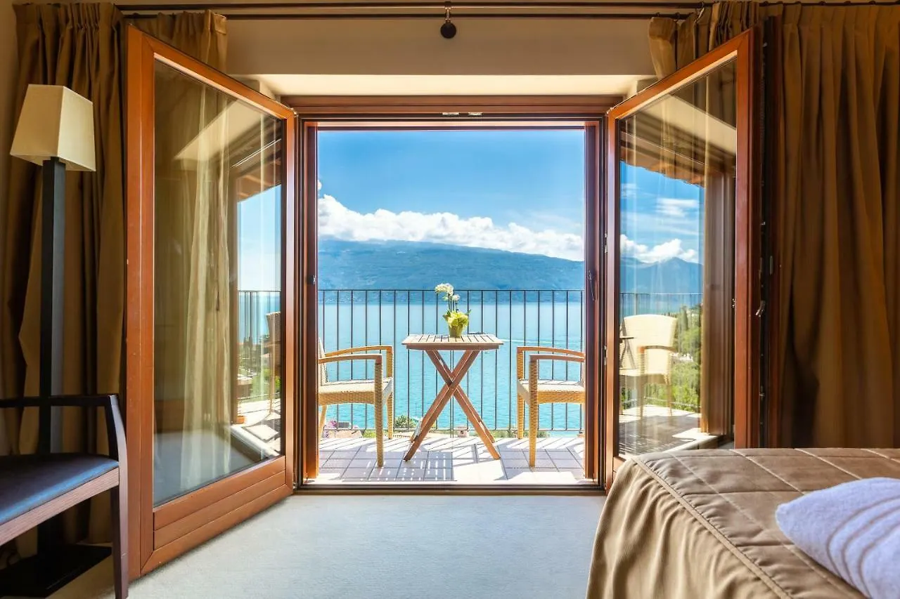 Hotel Meandro - Lake View Gargnano