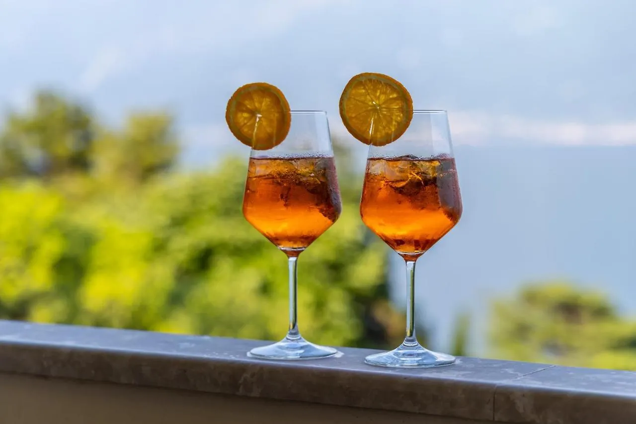 Hotel Meandro - Lake View Gargnano Italy