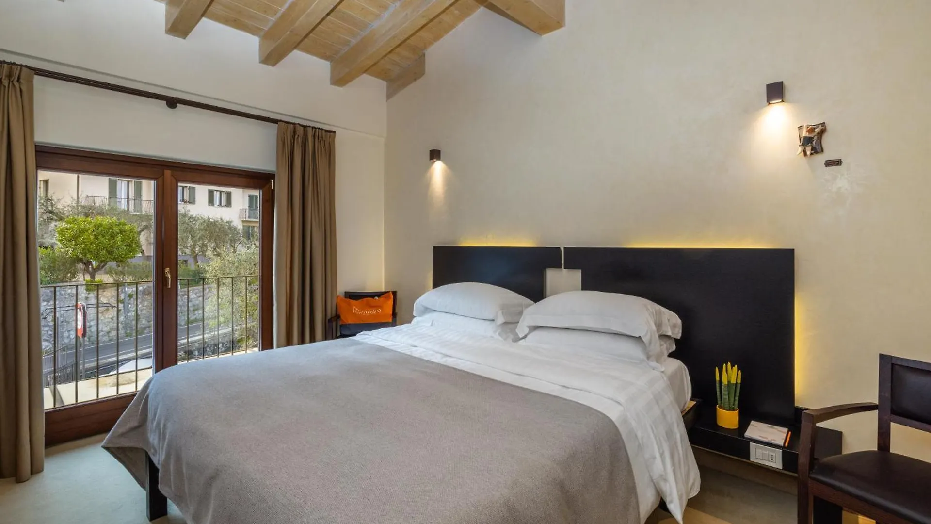 Hotel Meandro - Lake View Gargnano