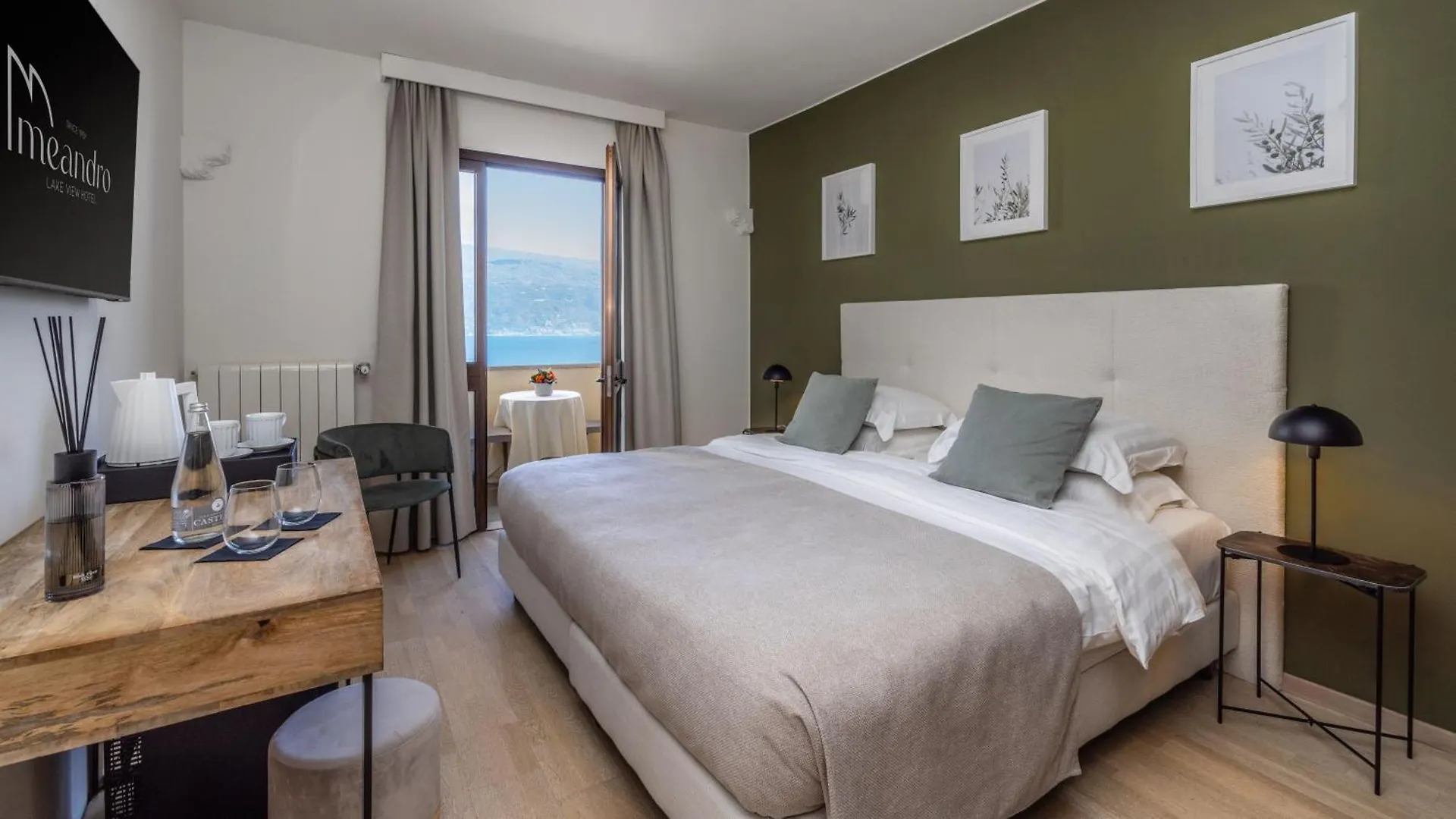 Hotel Meandro - Lake View Gargnano 4*,  Ιταλία
