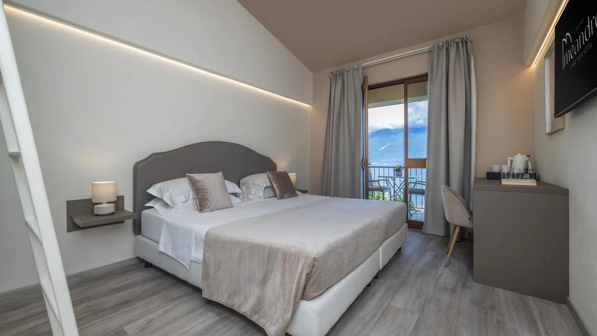 Hotel Meandro - Lake View Gargnano 4*,  Ιταλία