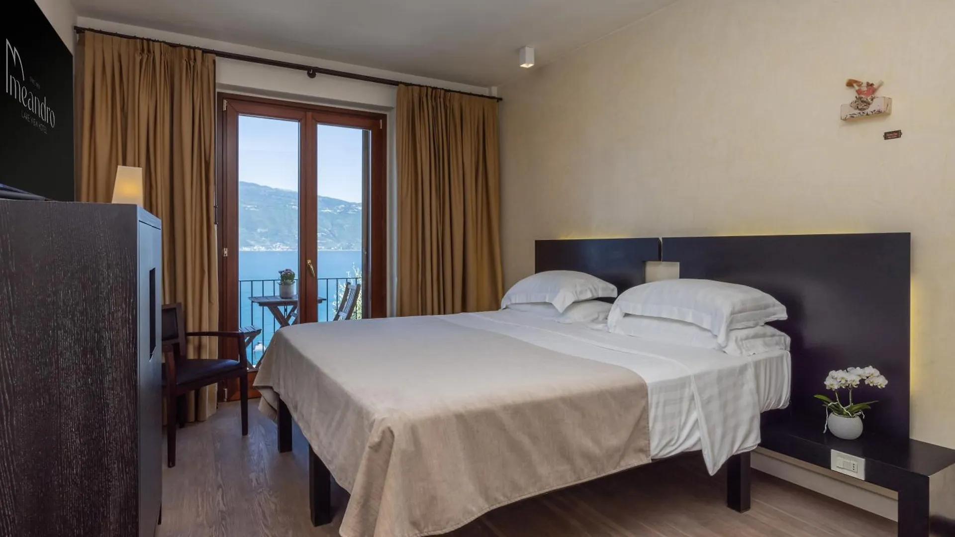Hotel Meandro - Lake View Gargnano